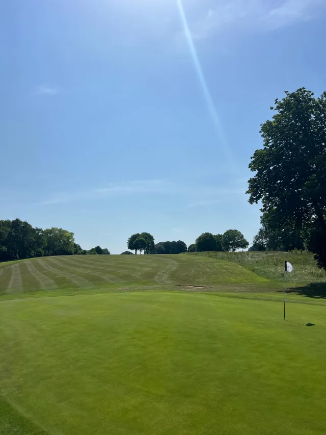 ☀️ Twilight golf just got even better.

Rounds start from as little as £18 on our main course with our Flexi Membership (subject to availability). ⛳

Enjoy summer evenings on the course for less. Enquire today to find out more!

#GolfLife #GolfUK #TwilightGolf #GolfMembership #PlayMoreGolf