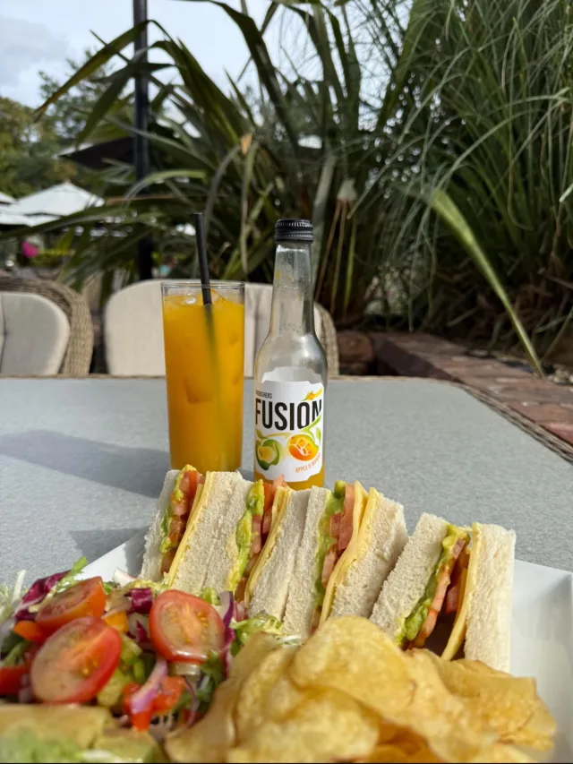 🍽️NEW LUNCH DEAL🍽️

Any cold sandwich & soft drink for £12!

Every Monday-Thursday, Midday-5pm 🥪

Whether it’s a pre-match meal or post-match feast, you don’t want to miss this offer ⛳️

#hoebridgegolfclub #lunchdeals #golf #woking #moneysaving