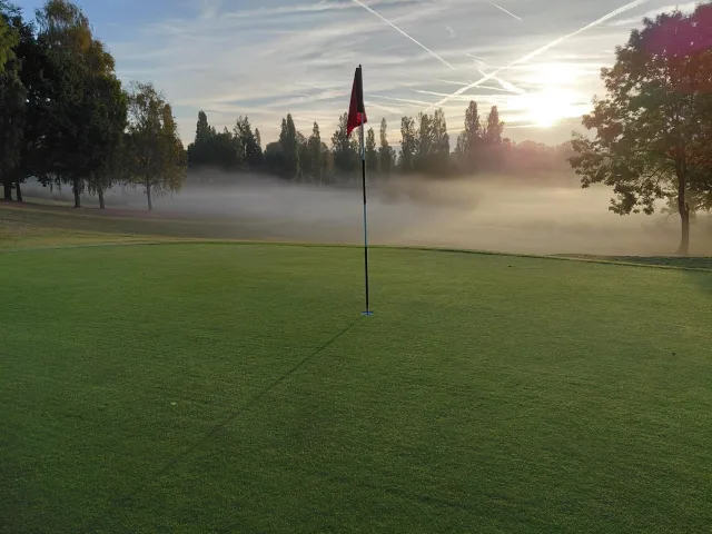 Early mornings just hit different at Hoebridge. 🌅⛳️